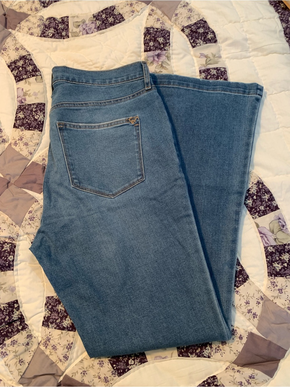 Women's Classic High-Rise Flare Jeans